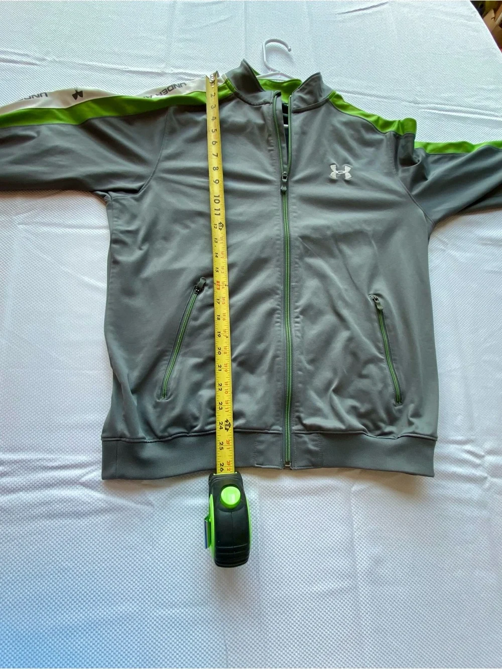 Under Armour Grey and Green Zip Track Jacket men’s medium loose